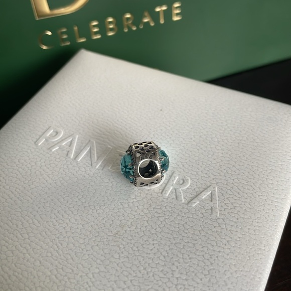 Pandora Radiant Hearts Glacier Blue - Picture 7 of 8